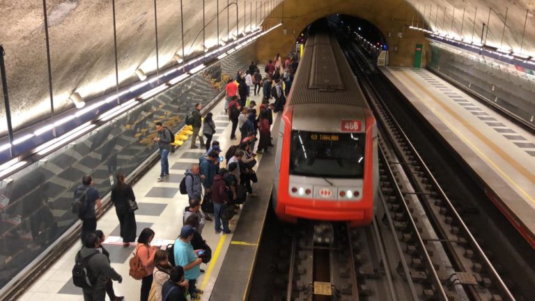 Metro de Santiago será gratis este domingo