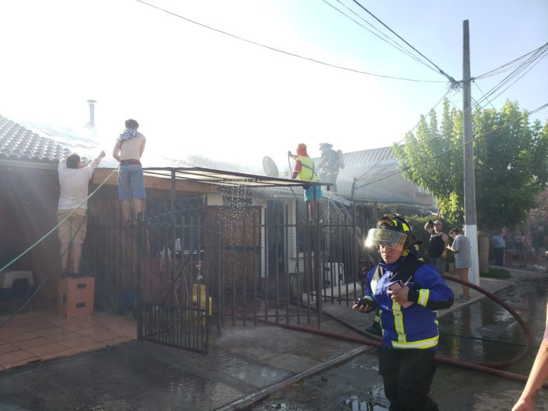 Incendio afecta a vivienda en villa Parque San Francisco