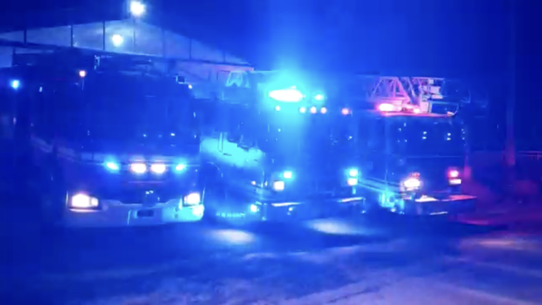 [Video] Las sirenas de Bomberos en la segunda noche de toque de queda