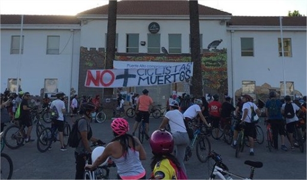 Ciclistas realizan velatón por muerte de joven de 19 años en Puente Alto