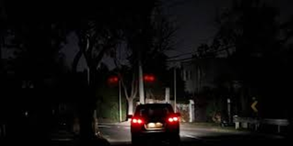 Vecinos denuncian masivo corte de luz en Bajos de Mena
