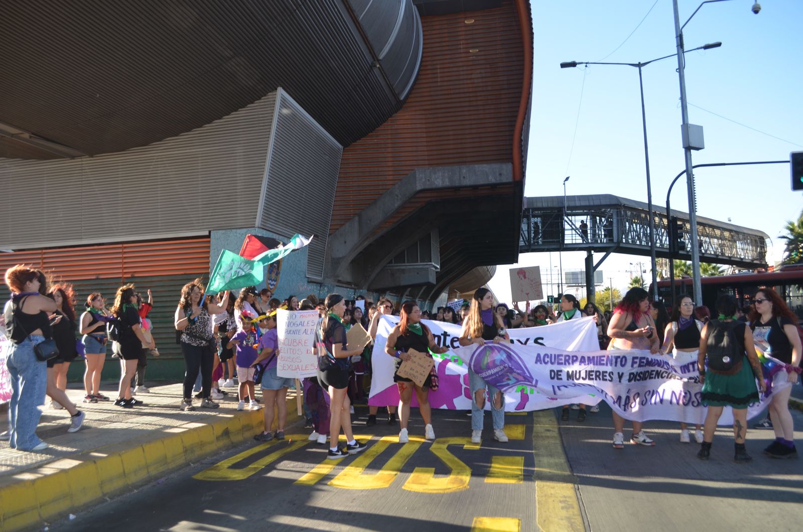 Masiva marcha 8M en Puente Alto - Puente Alto al Día - Portal de Noticias