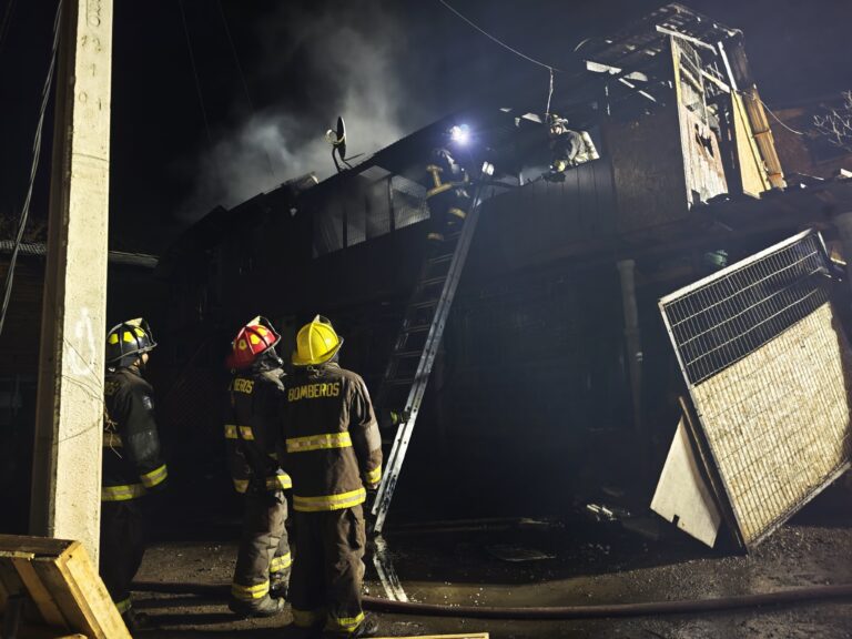 [Fotos] Cuatro Viviendas arrasadas por las llamas en San Alfonso