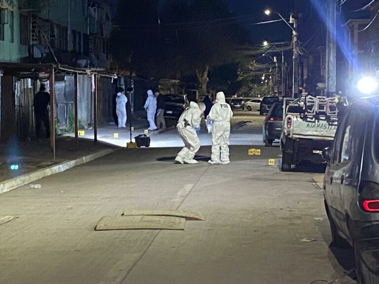 Punto fijo de resguardo policial en Cesfam de Puente Alto tras balacera en Bajos de Mena