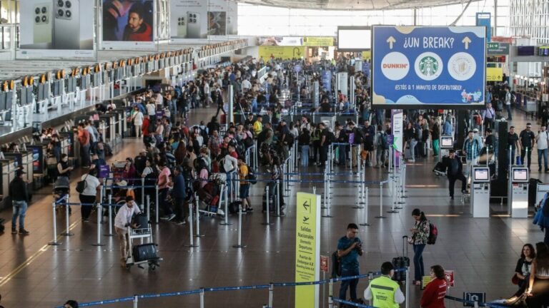 Trabajadores de la DGAC confirman paro indefinido en todos los aeropuertos desde este viernes