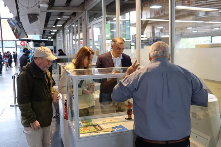 Expo de juguetes publicitarios del Siglo XX llega a Puente Alto