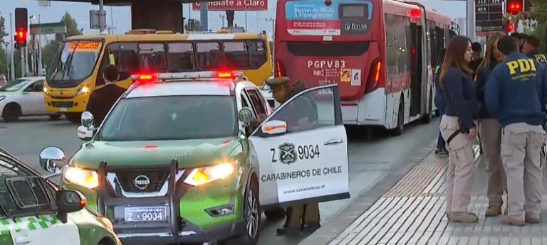 Asalto al interior de bus termina con un muerto, otro herido y delincuentes prófugos