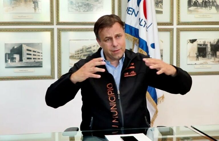 Contraloría detecta presuntas irregularidades en gestión municipal de Puente Alto durante administración de Germán Codina