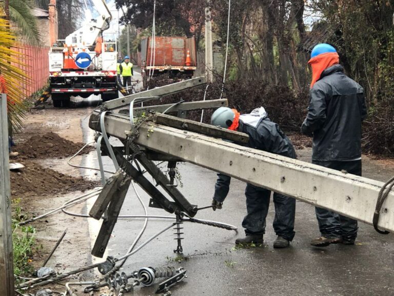 CGE activa plan de acción preventivo ante sistema frontal que afectará a la región Metropolitana