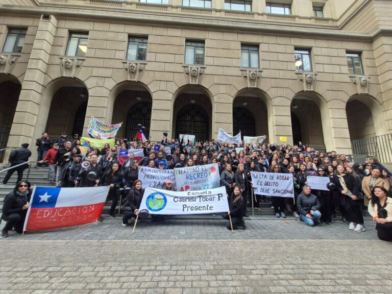 Protesta por millonaria deuda previsional paraliza la educación en San José de Maipo