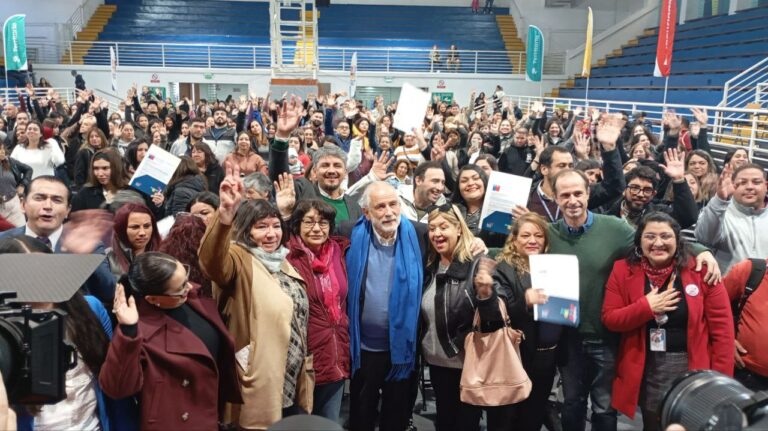 374 familias de Puente Alto reciben subsidios de vivienda para proyectos habitacionales Suyai y Eyzaguirre