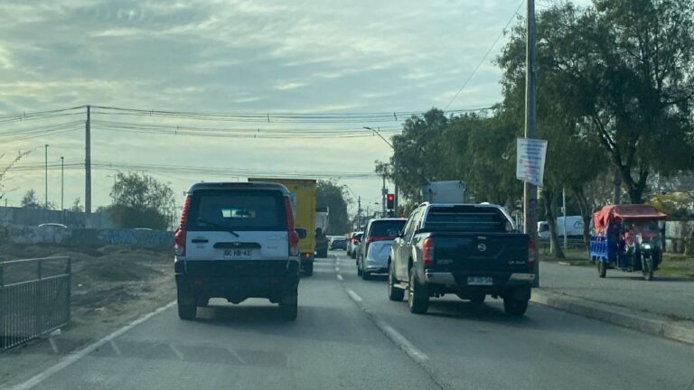Cierre de Acceso Sur provoca largos tacos en Puente Alto