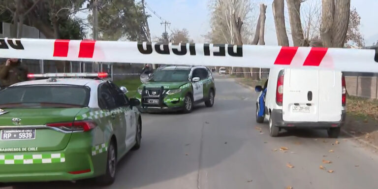 Hallan muerto a repartidor de pan dentro de su vehículo en La Pintana: indagan posible causa