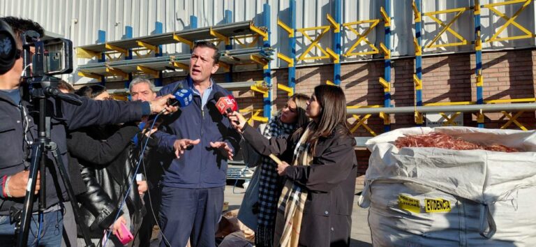 PDI decomisa en la región Metropolitana más de 7 toneladas de cable de cobre robado de instalaciones de la eléctrica CGE
