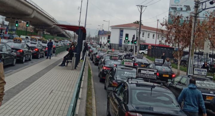 Paro de colectiveros en Puente Alto: protestan por sobreoferta de buses RED y exigen integración al sistema