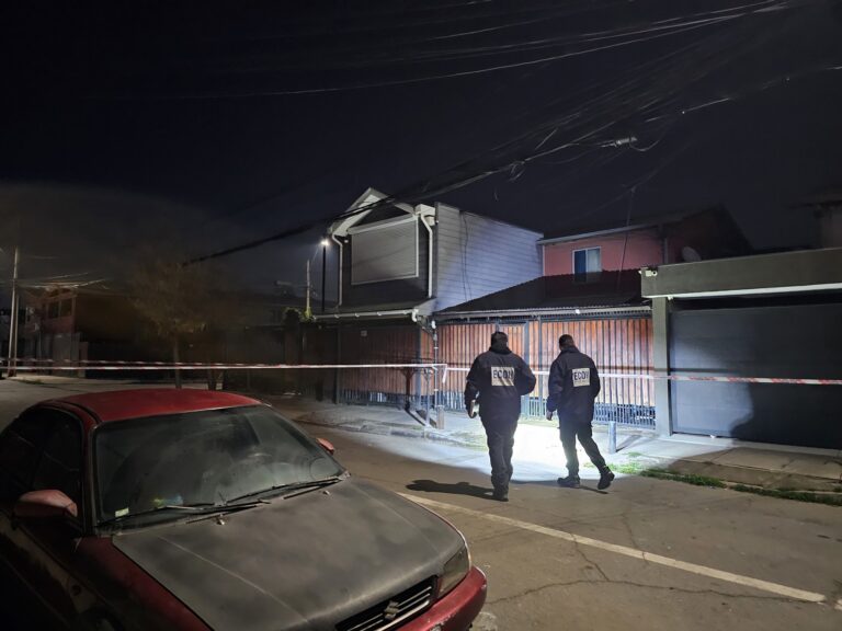 Ataque armado en La Pintana deja a dos hermanos heridos: uno en riesgo vital
