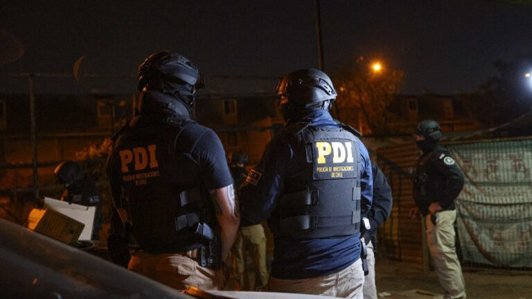 PDI investiga muerte de hombre baleado y abandonado en Cesfam de Puente Alto