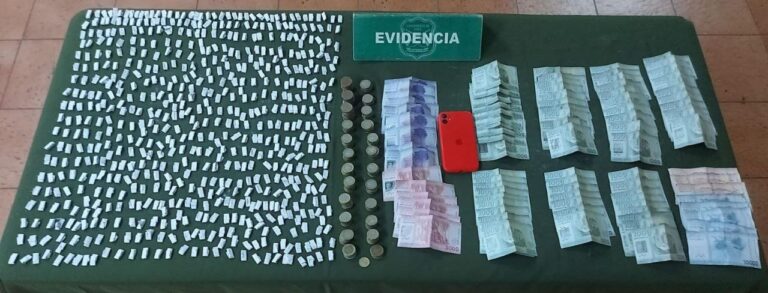Carabineros detiene a tres sujetos por tráfico de drogas tras persecución en Puente Alto