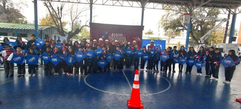 CGE lanza campaña “Volantín Seguro” en Escuela Casas Viejas de Puente Alto para prevenir accidentes con redes eléctricas durante las Fiestas Patrias