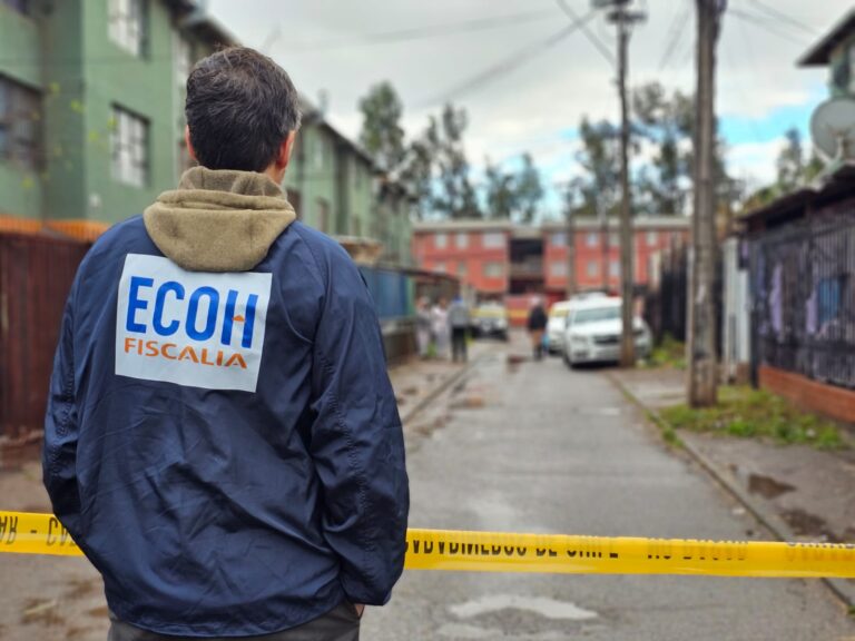 Madrugada violenta en Bajos de Mena: hallan a hombre muerto tras serie de disparos