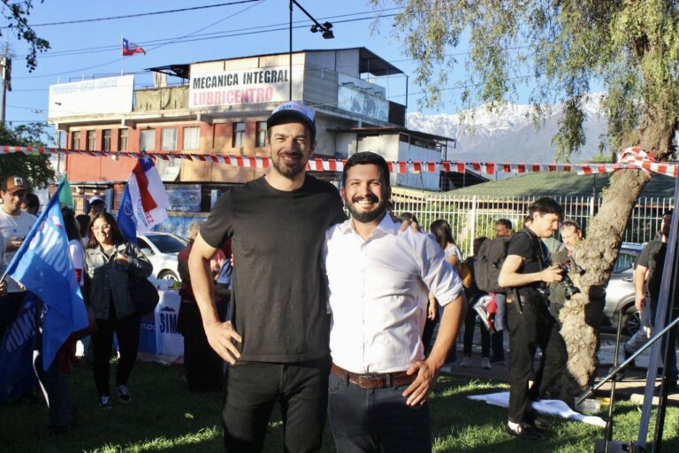 Junto a autoridades, liderazgos del Frente Amplio y vecinos, Simón Ramírez lanza su campaña a diputado por el D12