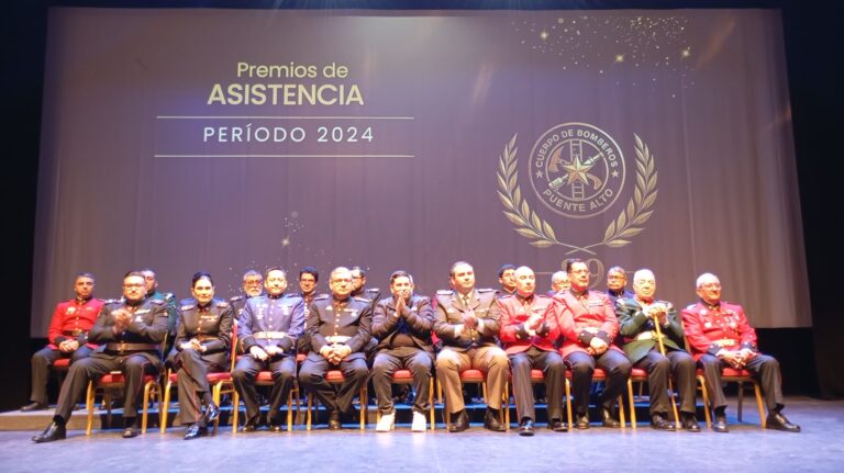 Solemne ceremonia del Cuerpo de Bomberos de Puente Alto por sus 89 años de servicio a la comunidad