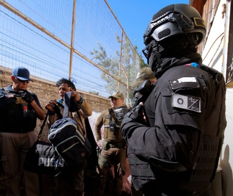 Municipio recupera sede social en población Carol Urzúa y desaloja a ocupantes