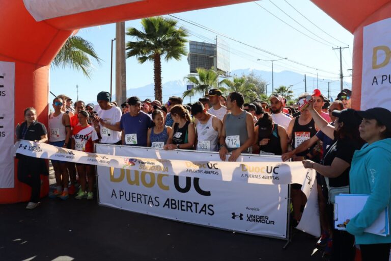 Más de 1.000 personas participaron en la corrida familiar y solidaria de Duoc UC sede Puente Alto