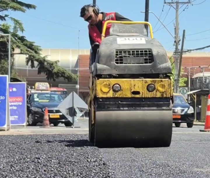 Municipalidad de Puente Alto inicia reparación de Avenida Los Toros