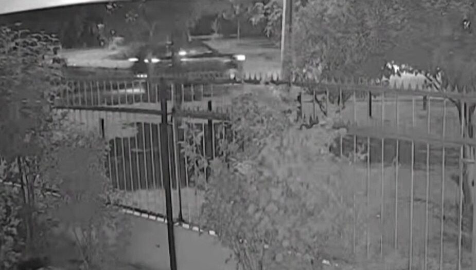 Indignante: adultos mayores sufren violento turbazo durante la madrugada en la Villa Papelera