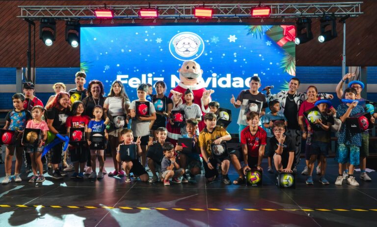 Niños de Bajos de Mena celebraron la Navidad con jornada solidaria de Dr. Simi