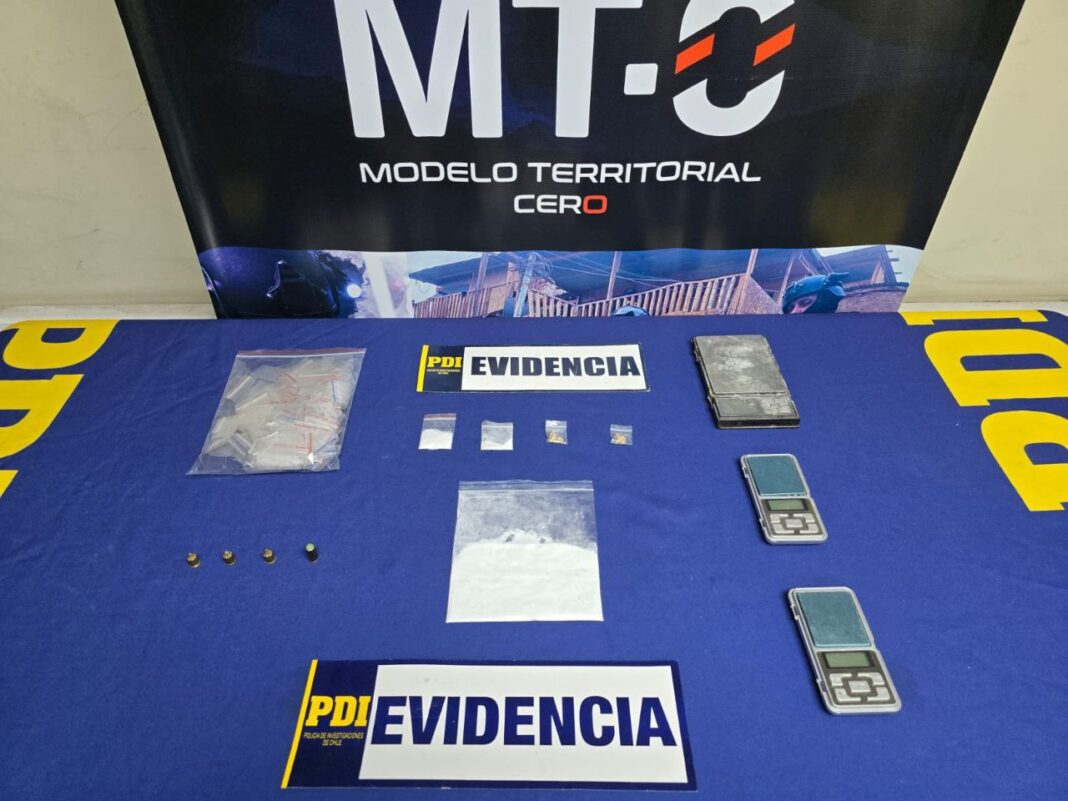 PDI desbarata punto de droga en Villa La Foresta y detiene a sujeto con orden vigente