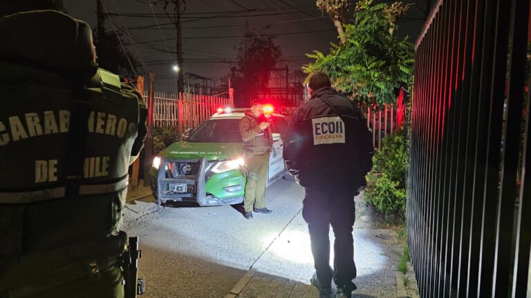 Más de 30 disparos: balean a hombre dentro de su vehículo en Bajos de Mena
