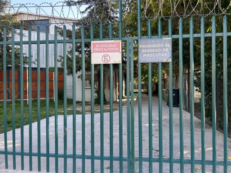 Niños no pueden entrenar en gimnasio de Casas Viejas porque es utilizado como bodega
