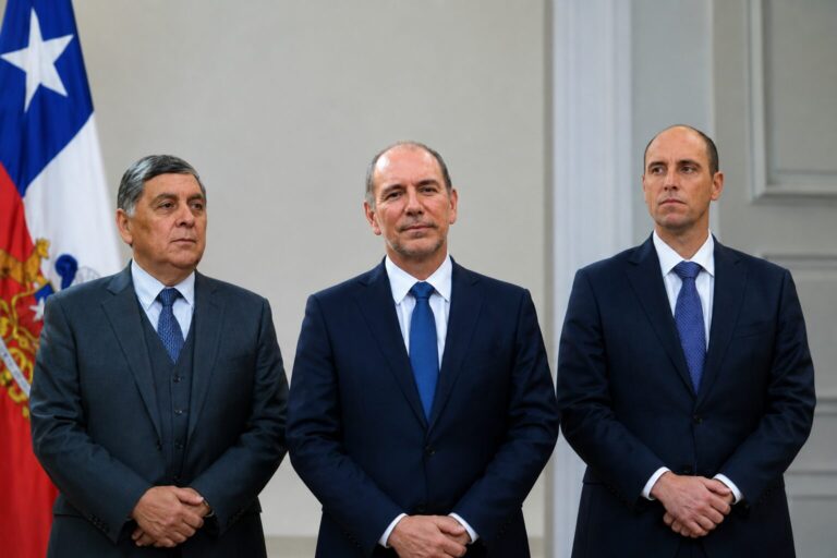 Kast concreta primer cambio de gabinete: «No era lo que tenía pensado»