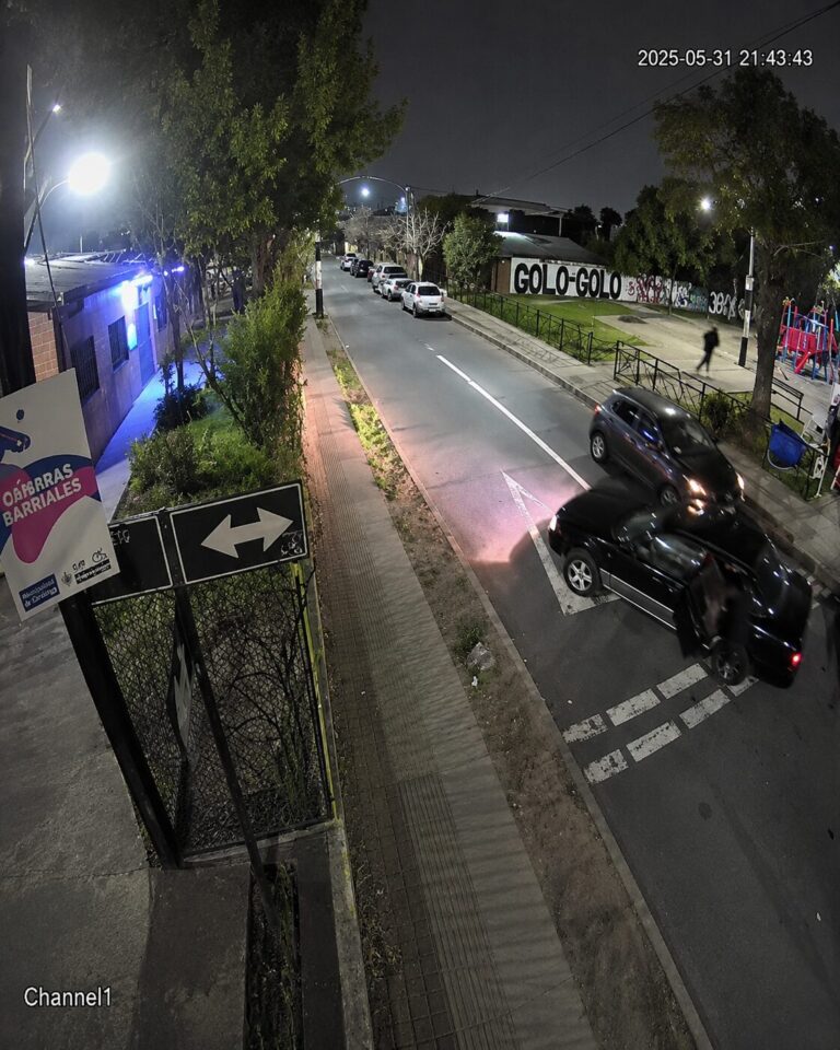 Villa Tocornal: joven recupera su vehículo usado para encerrona (video)