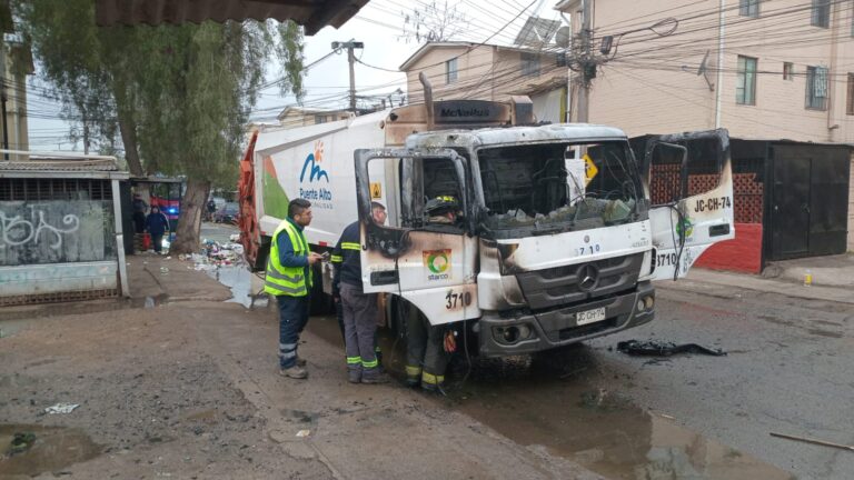 Camión municipal se quema en Bajos de Mena