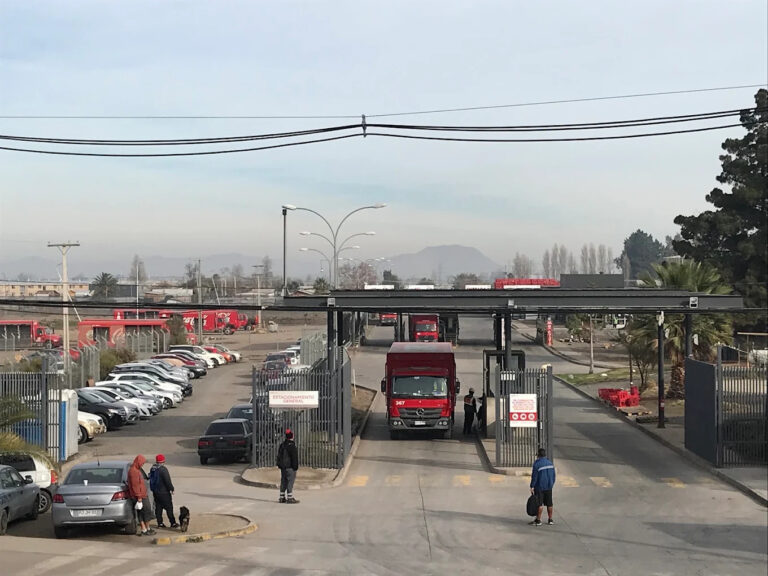 Alcalde Toledo emplaza a Coca-Cola a reparar calles destruidas por sus camiones y hermosear entorno