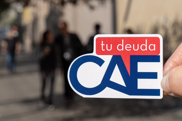 Justicia ratifica facultad de TGR para cobrar deudas CAE y confirma su imprescriptibilidad