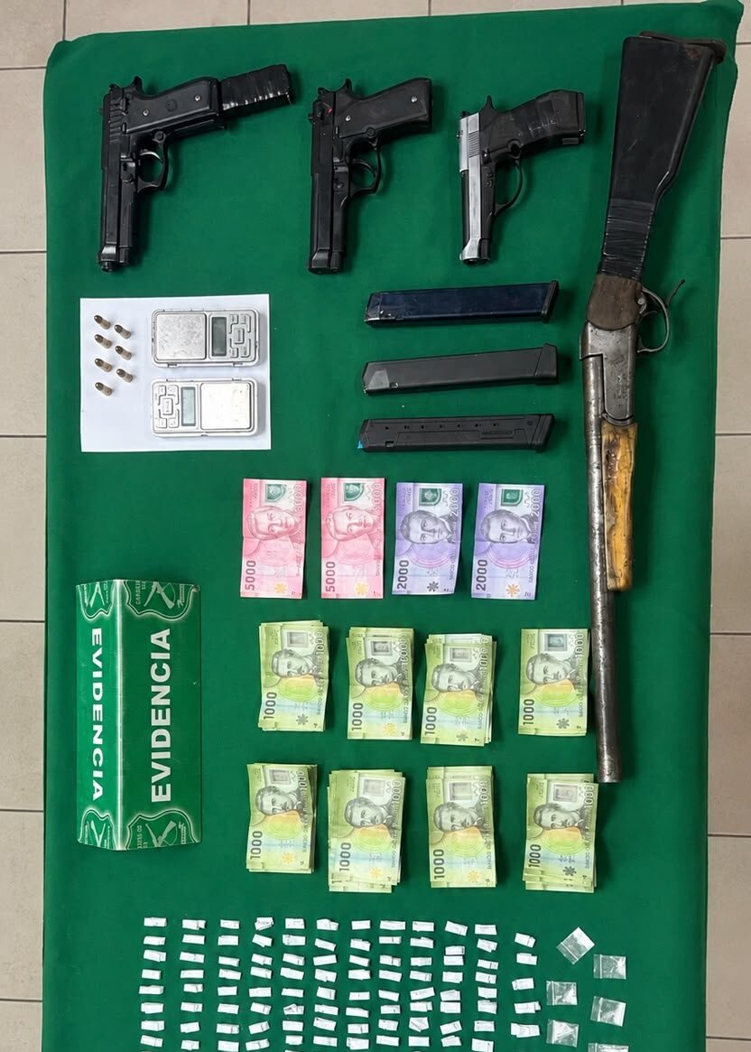 Comprador de droga delató «negocio» : se incautó una escopeta, municiones y armas de fantasía