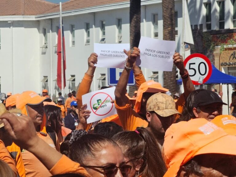 Adultos mayores llevan cuatro meses con sueldos impagos tras decisión del municipio con Pacific Green