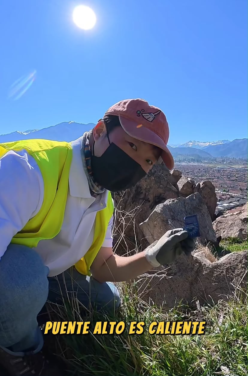 Vidrios, botellas y hasta preservativos: los hallazgos de «Tuni Won» limpiando el Cerro La Ballena