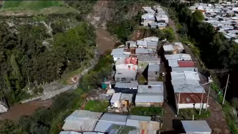 Valle Hermoso: unas 40 viviendas están en riesgo de derrumbe